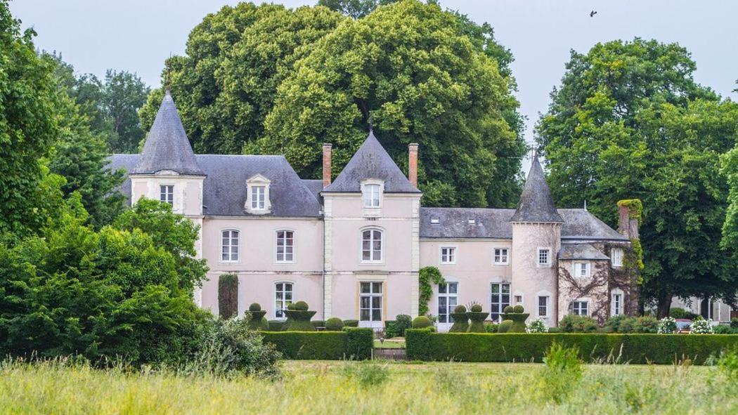 Hotel Haras De La Potardiere Crosmières Екстериор снимка