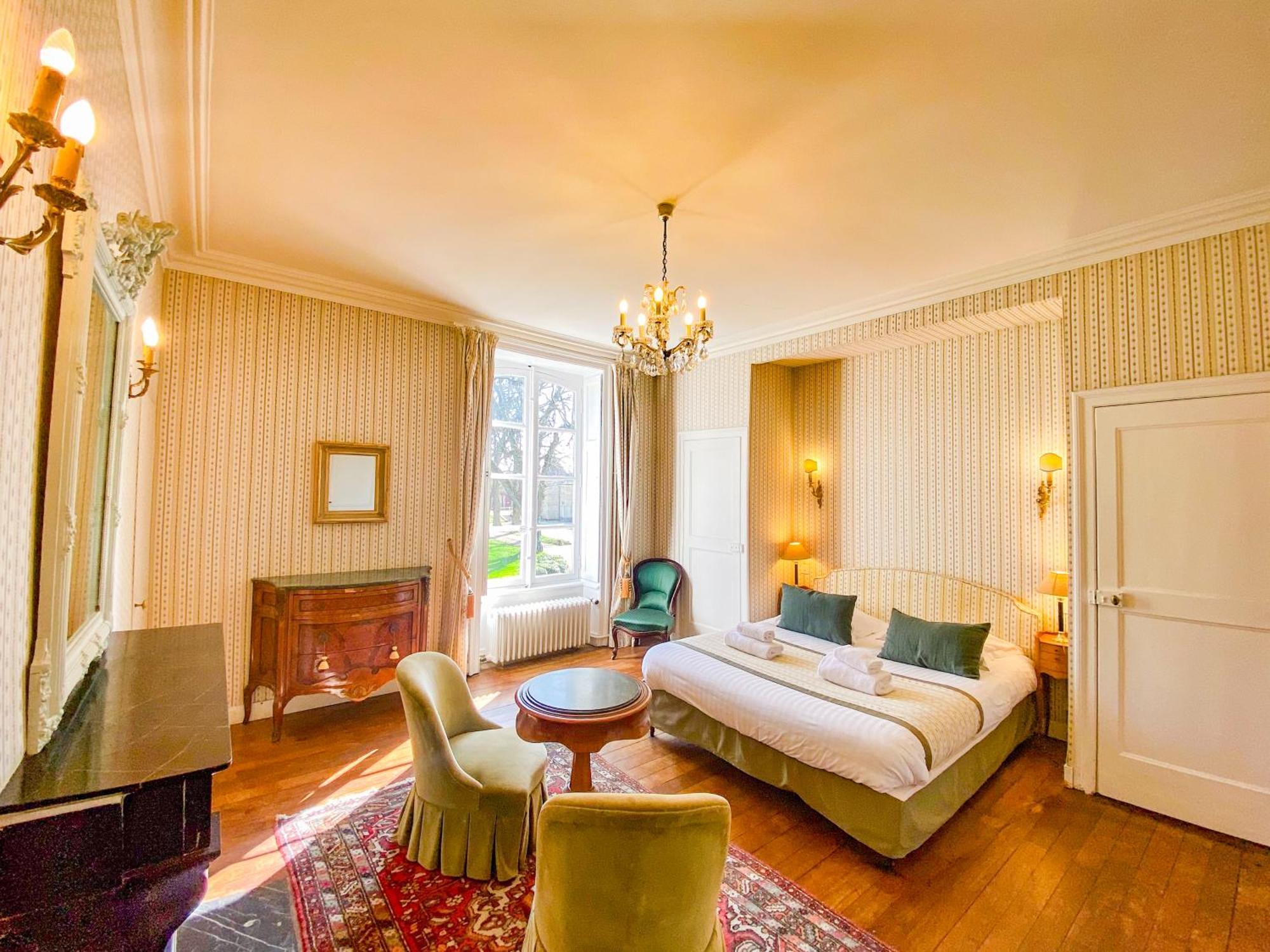 Hotel Haras De La Potardiere Crosmières Екстериор снимка