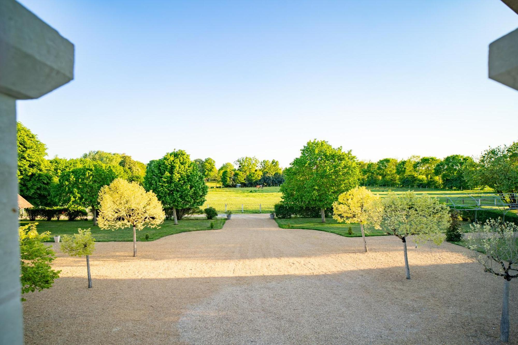 Hotel Haras De La Potardiere Crosmières Екстериор снимка